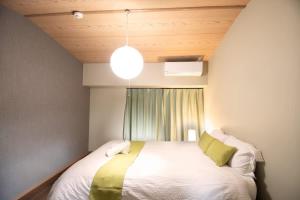 Family-Friendly 200 sqm House Tsutenkaku Tower 22ppl