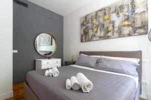 Chic industrial Design apartment by Vatican Museum