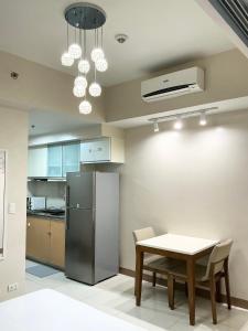 ONE UPTOWN RESIDENCE BGC 2-bed 1BR