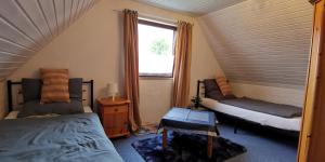 Ganzes Ferienhaus Familien Resort mit 800qm umzäunten Garten, inkl Gratis Frühstück, Parkplätze, WiFi, Kassel Top Lage, so Privat wie zu Hause