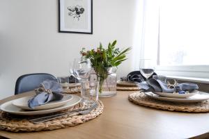 Northern Nest Hosted by Hygge Host