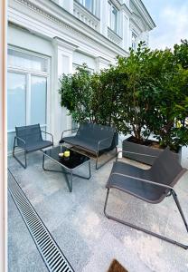 Villa Romana Apartments with Terrace & Private Entrance