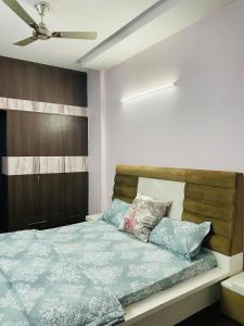 Noida Apartment 2BHK