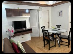 2 bedroom Cozy Budget Staycation