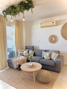 Salt & Kozee 2BR Cozy Flat with Pool Access - Near Beaches