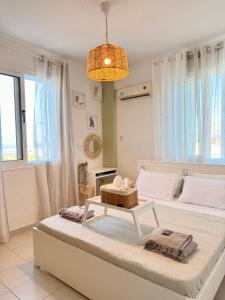 Salt & Kozee 2BR Cozy Flat with Pool Access - Near Beaches