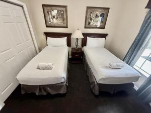 Entire Condo - 3Bed 2Bath- 5 mins to Disney Park