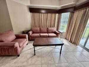 Entire Condo - 3Bed 2Bath- 5 mins to Disney Park