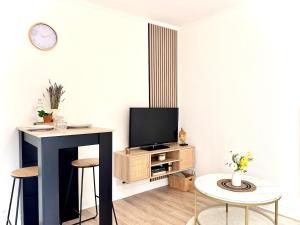 LÉcrin dOr - Élégant & Confortable- Idéalement Situé en Centre-Ville - Terrasse - Gare à 5 min