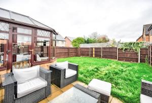 Quiet & Modern Contemporary Home for Work & Family