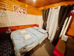 Charming Home by Feleacu