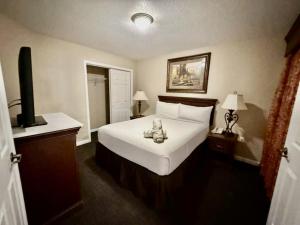 Entire Condo - 3Bed 2Bath- 5 mins to Disney Park