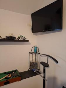 Chambre avec SDB privative et parking MOTO ou VL