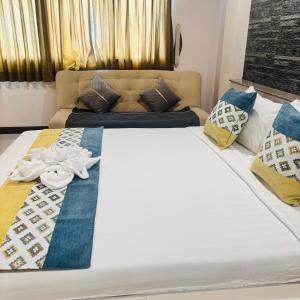 Ree- Riverside hotel