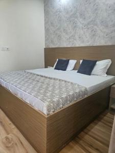 Studio Apartment by Kaveri