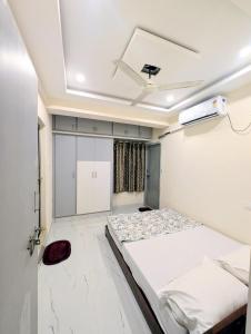 Vista Home -Vizag homestay near City Hotspots ! AK