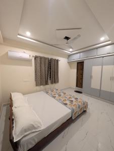 Vista Home -Vizag homestay near City Hotspots ! AK