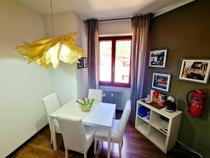 COSY FLAT IN CENTRAL TIRANO - 60 seconds walk from Bernina Express Train station
