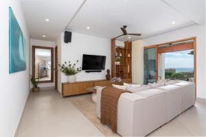 Salty Living - Tamarindo Hills