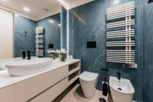 Zimmer mit Kingsize-Bett