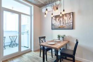 Студія з краєвидом в центрі міста, перша