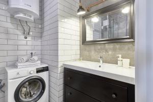 Студія з краєвидом в центрі міста, перша