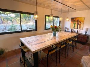 Villa Perle dAzur, vue mer, piscine chauffée, 400m de la mer