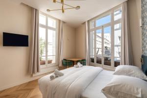 Chic Studio Apartment for 2 Near Bastille