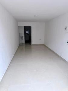 Casa central con parqueadero