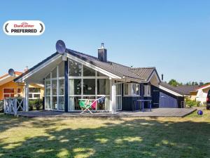 6 person holiday home in GROEMITZ