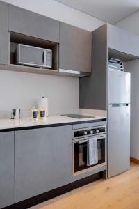 509 Capitalia Studio with Rooftop Jacuzzi and Parking