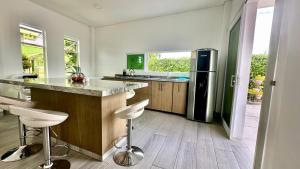 Casa con piscina jacuzzi disfruta en familia