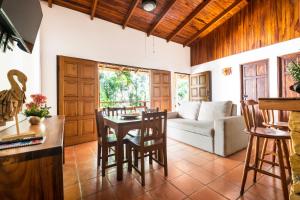 Ola Bonita BeachFront Apart Hotel