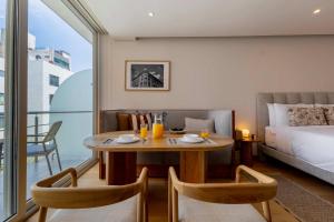 Std C Contemporary Studio and Rooftop Access