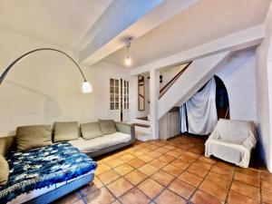 Maison de ville sur 3 niveau, location courte durée,étudiants, famille