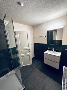 Modernes City Apartment am See, Zentral