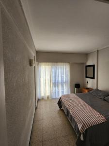 Depto en Edificio Maral 14 soleado céntrico funcional Zona Guemes