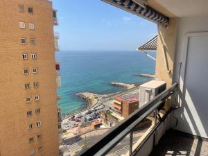 Alicante B, Tram Isleta-Albufereta, terraza con vistas al mar