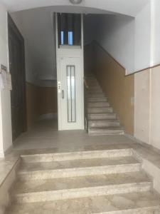 Alla Scalinata del Teatro Rossetti confort suites parcheggio