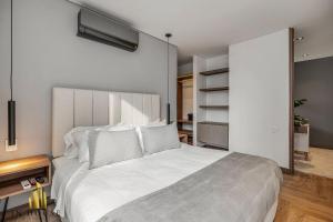 Morph 1401 - Luxe & bright ap in Poblado with AC