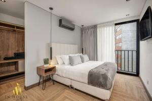 Morph 1401 - Luxe & bright ap in Poblado with AC