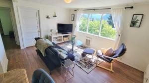 Mountain Peak Views from Hot Tub in Uptown 2 Bdr