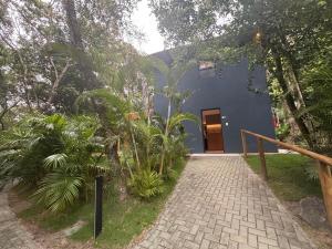 Refúgio Moderno Próximo a Praia e Área Verde