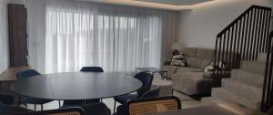 Newly built townhouse with spectacular sea views in an idyllic setting just 15 min from Marbella