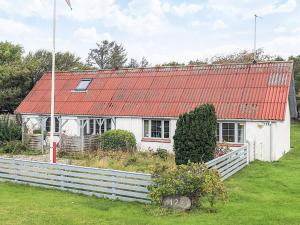 6 person holiday home in Vestervig