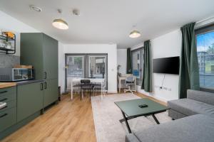 Centrally Located Spacious & Modern 1 Bedroom Flat