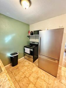 Downtown Fort Smith Apartment with Yard Pet Friendly