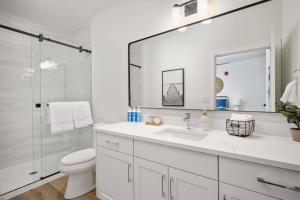 Ebb916 Modern Loft, Heart of Taft District, Walkable to Beach