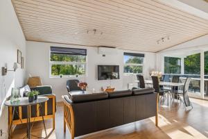 Stunning Home In Ebeltoft With 3 Bedrooms And Wifi