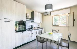 5 Bedroom Awesome Home In Scicli